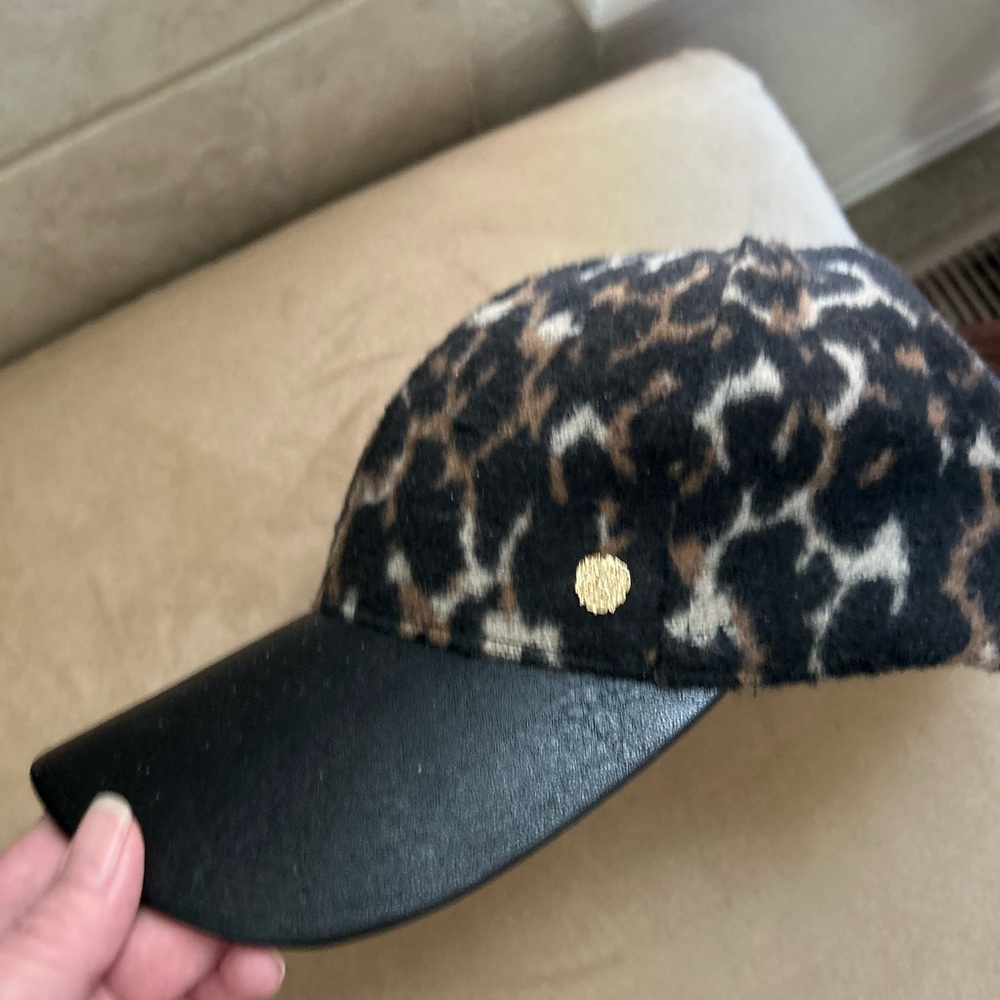 NWT Vince Camuto Cap